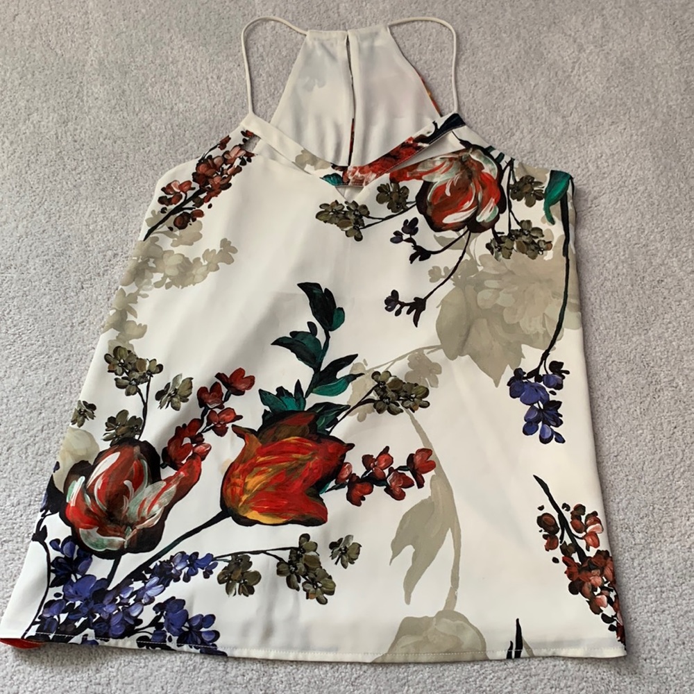 Tank top, floral with cut outs in front and keyhole in back